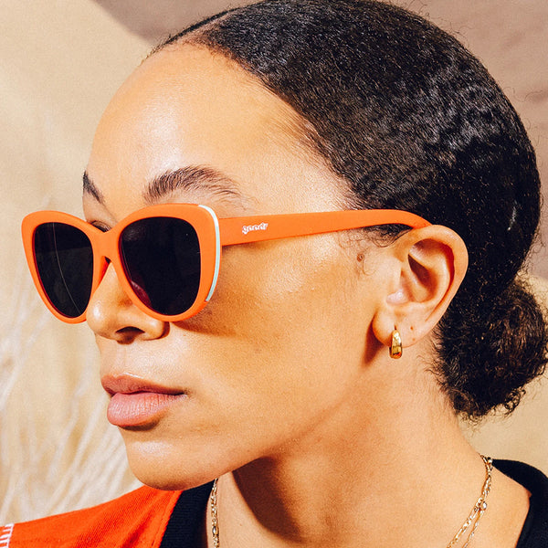 Ties Cherry Stem With Tongue (GG'S)